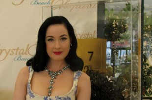 SIGN7-Meeting-B6-Dita Von Teese S70512161-200